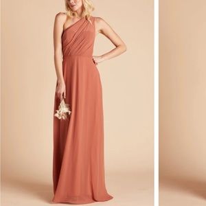 Xs 	Kira Dress - Terracotta × 1
XS / TERRACOTTA / SLIT